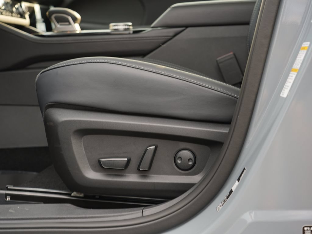 New 2026 Mitsubishi Outlander AWD image 16