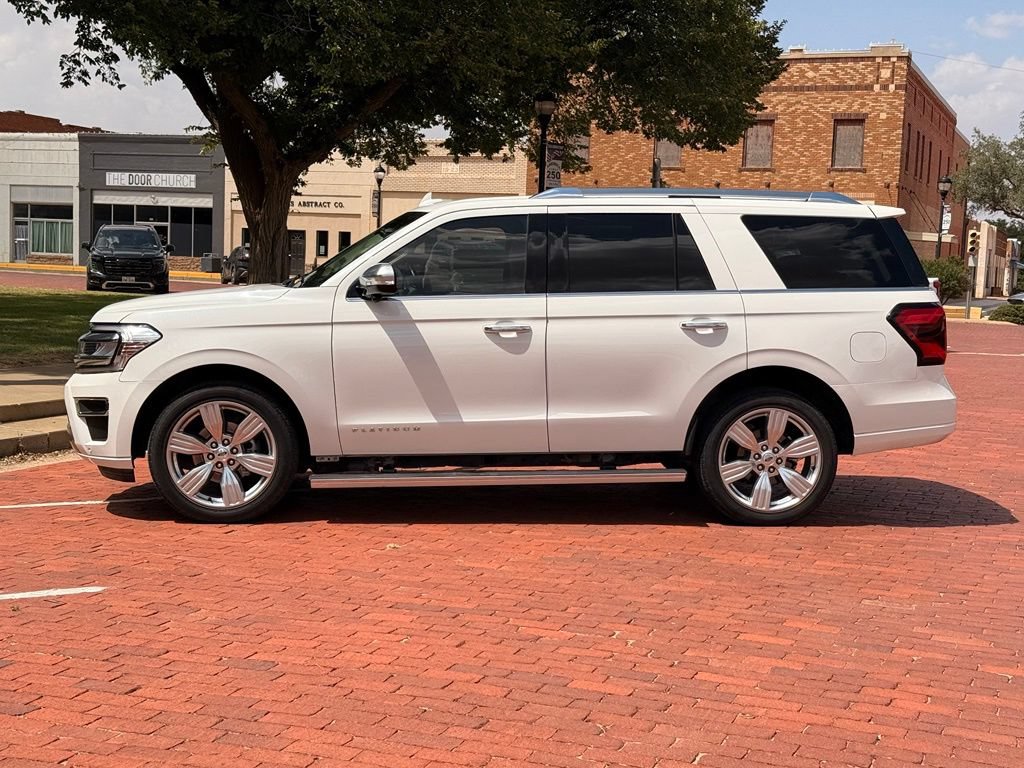 Used 2023 Ford Expedition Platinum RWD image 1