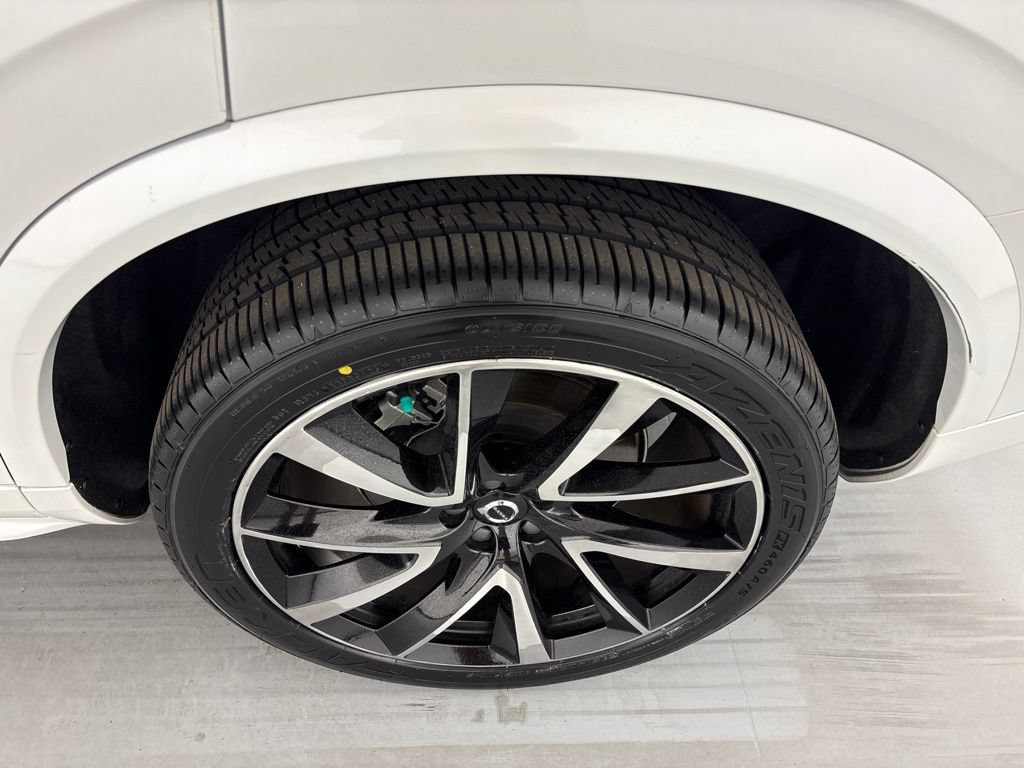 Used 2023 Volvo XC90 B6 Plus w/ Protection Package Premier AWD/4WD image 11