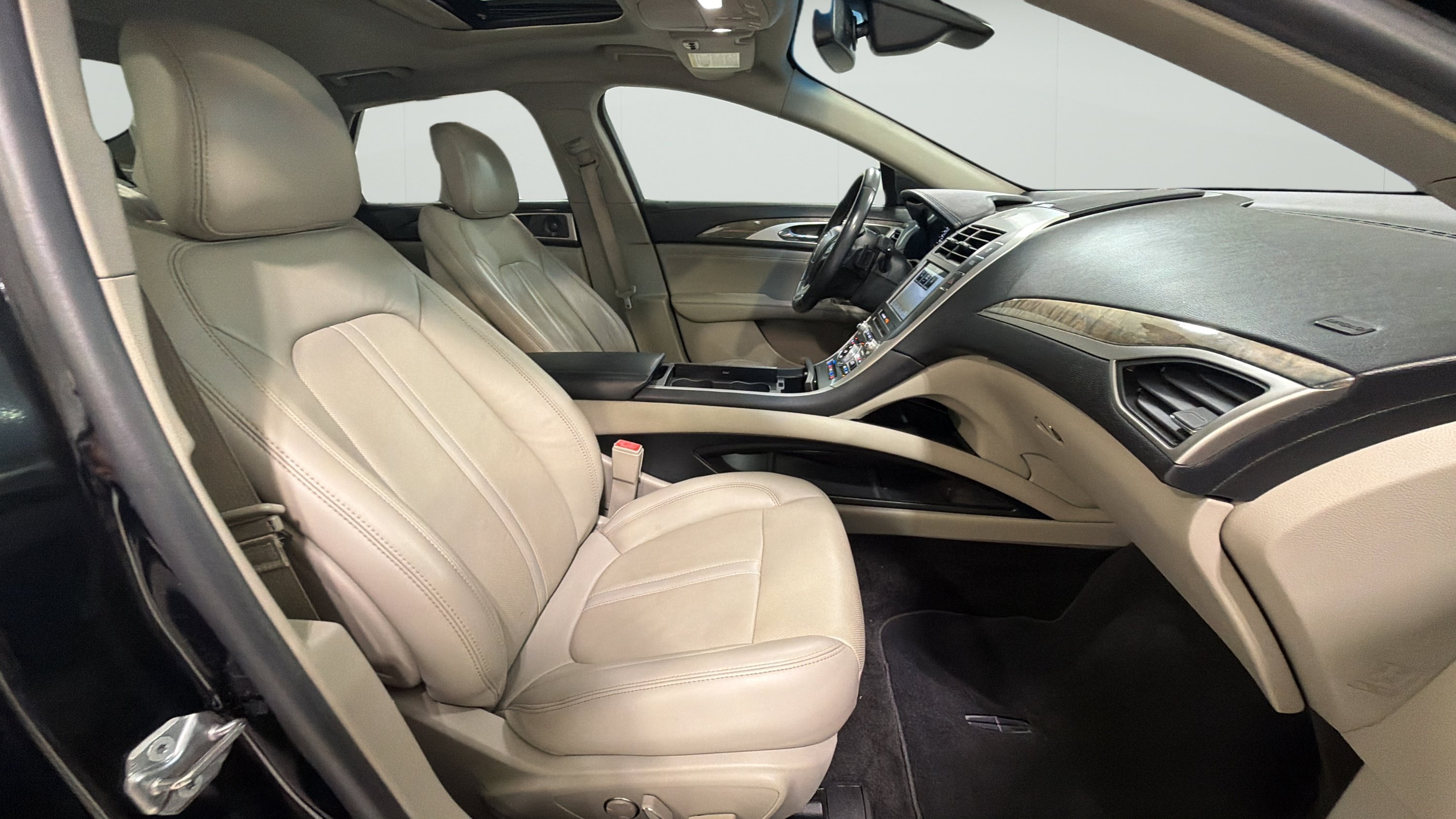 Used 2018 Lincoln MKZ Reserve w/ Magnetic Appearance Package AWD/4WD image 23