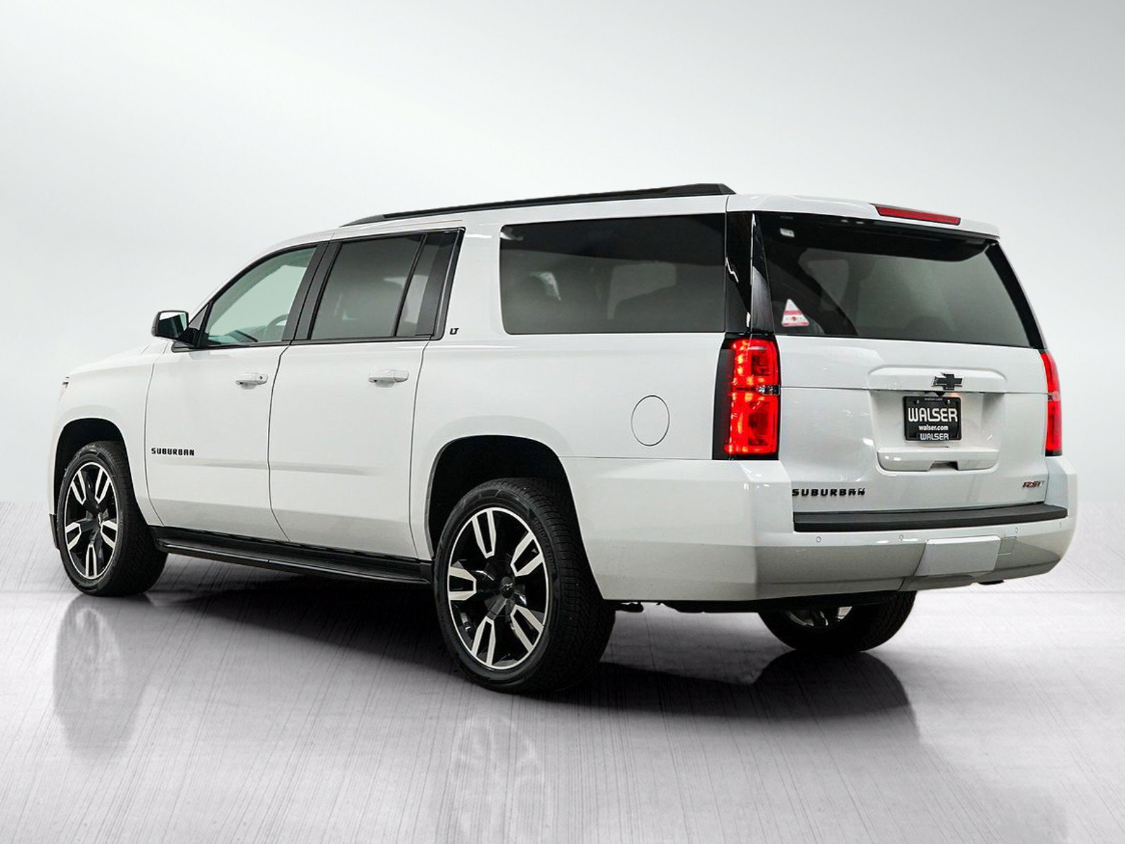 Used 2020 Chevrolet Suburban LT AWD/4WD image 3