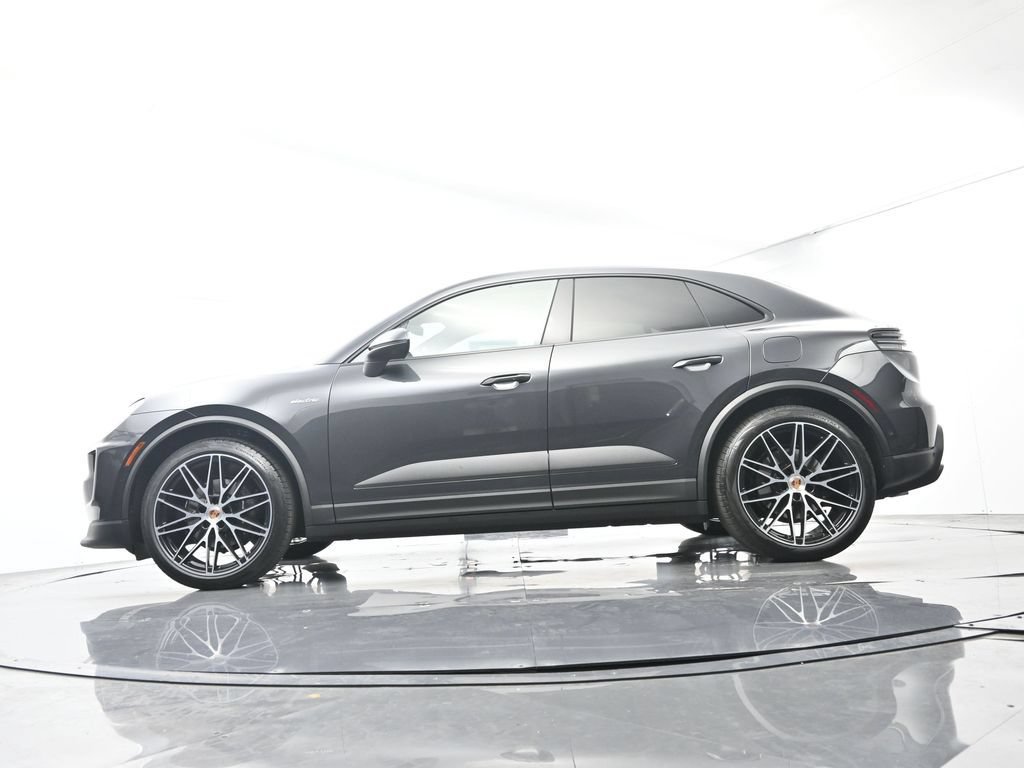 Used 2026 Porsche Macan Electric RWD image 44
