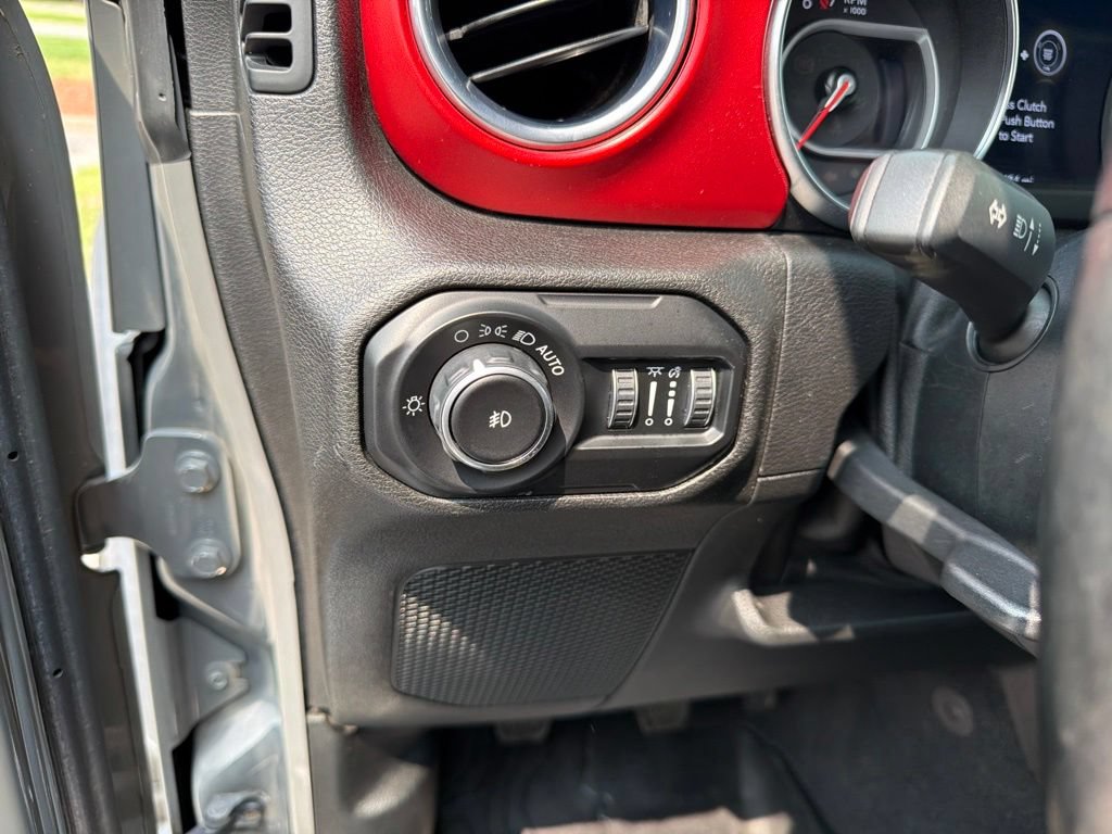 Used 2020 Jeep Wrangler Unlimited Rubicon w/ LED Lighting Group AWD/4WD image 18