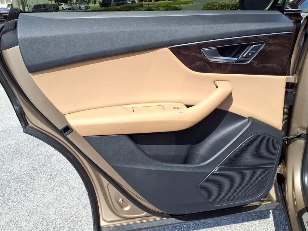 Used 2019 Audi Q8 Premium Plus AWD/4WD image 24