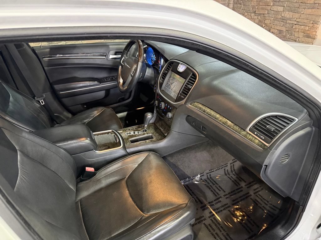 Used 2011 Chrysler 300 C w/ Sound Group RWD image 27