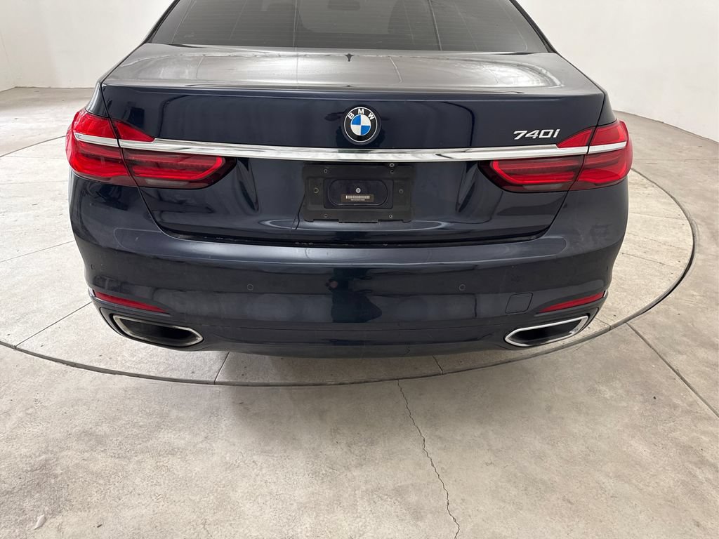 Used 2017 BMW 740i RWD image 21