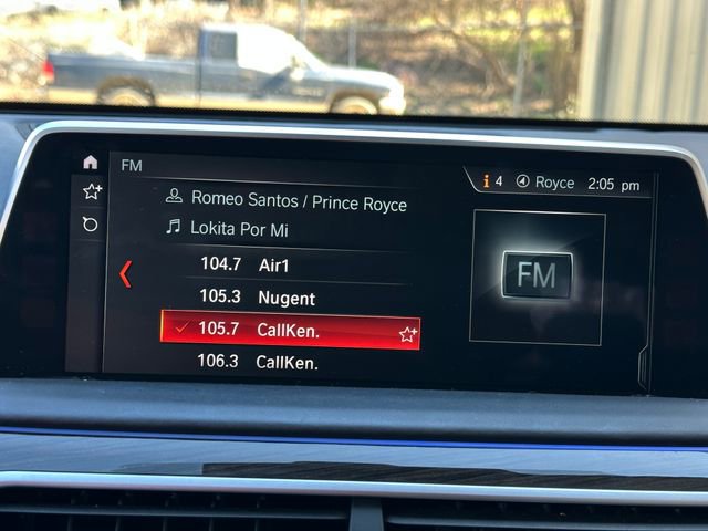 Used 2018 BMW 740e xDrive image 25