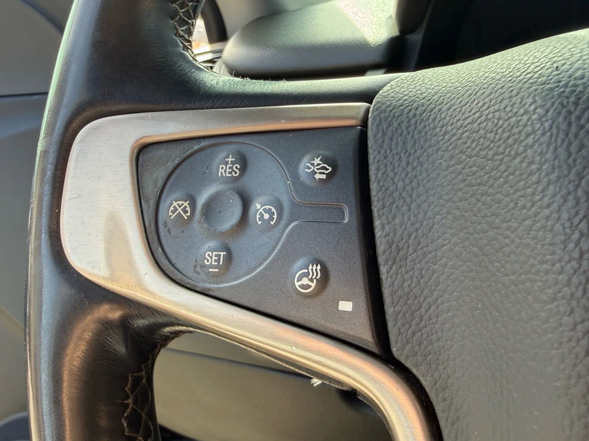 Used 2016 GMC Yukon Denali w/ Open Road Package image 28