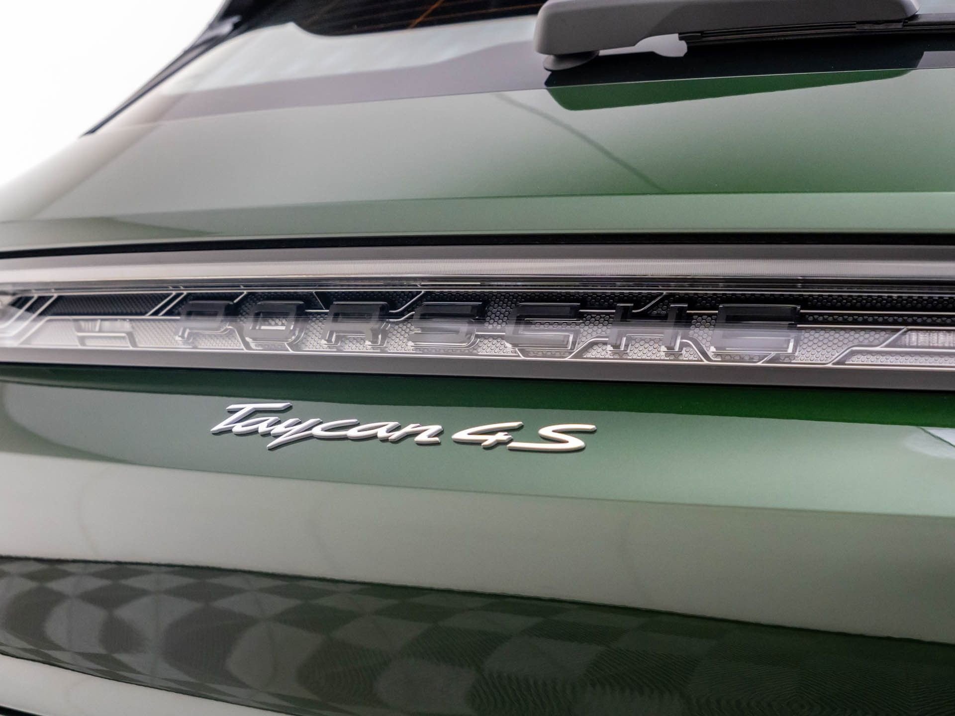 New 2026 Porsche Taycan 4S AWD/4WD image 32