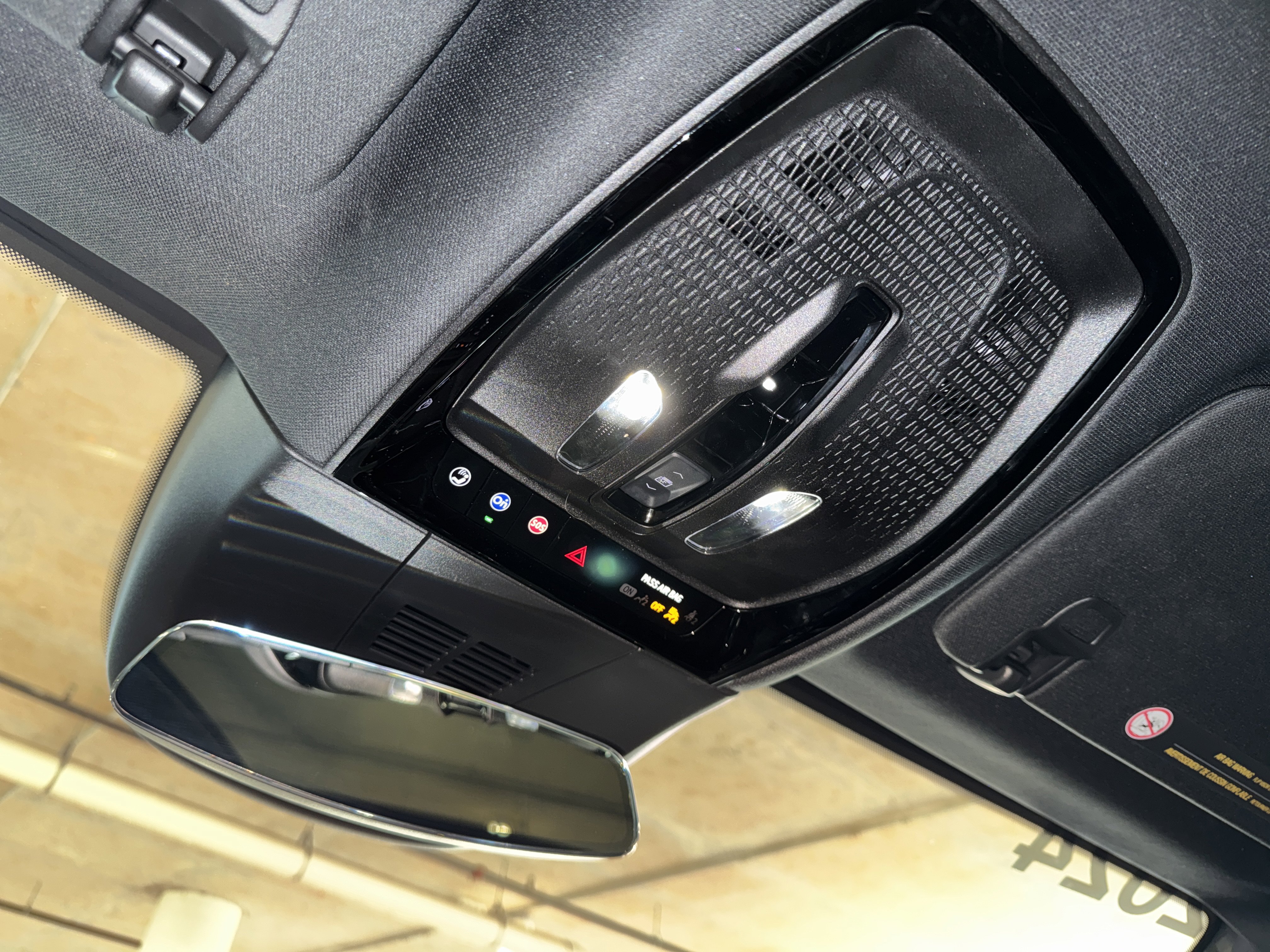 Used 2024 Cadillac Lyriq Sport image 33