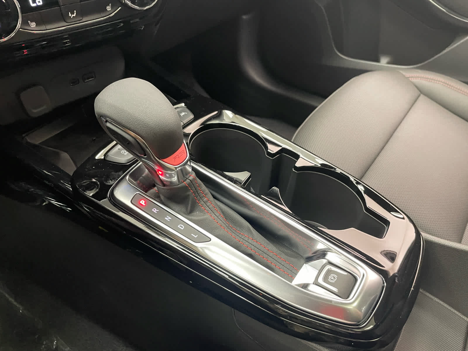New 2026 Chevrolet Trax RS w/ Sunroof Package FWD image 6