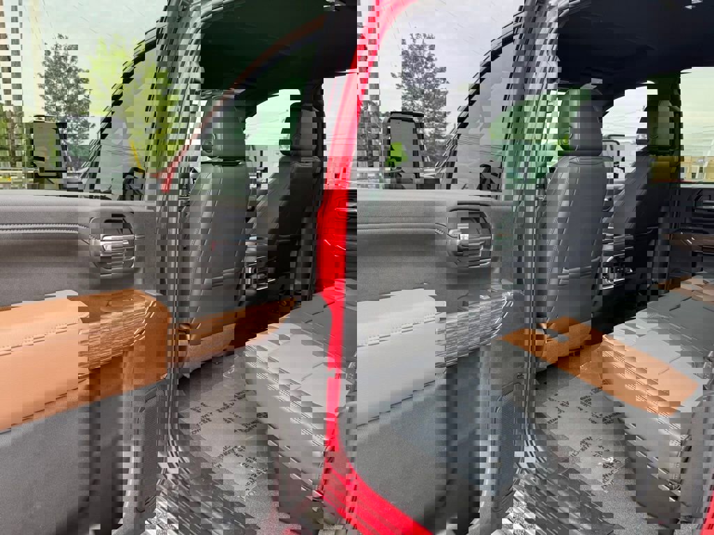 Used 2022 Chevrolet Silverado 2500 High Country w/ Safety Package II image 29