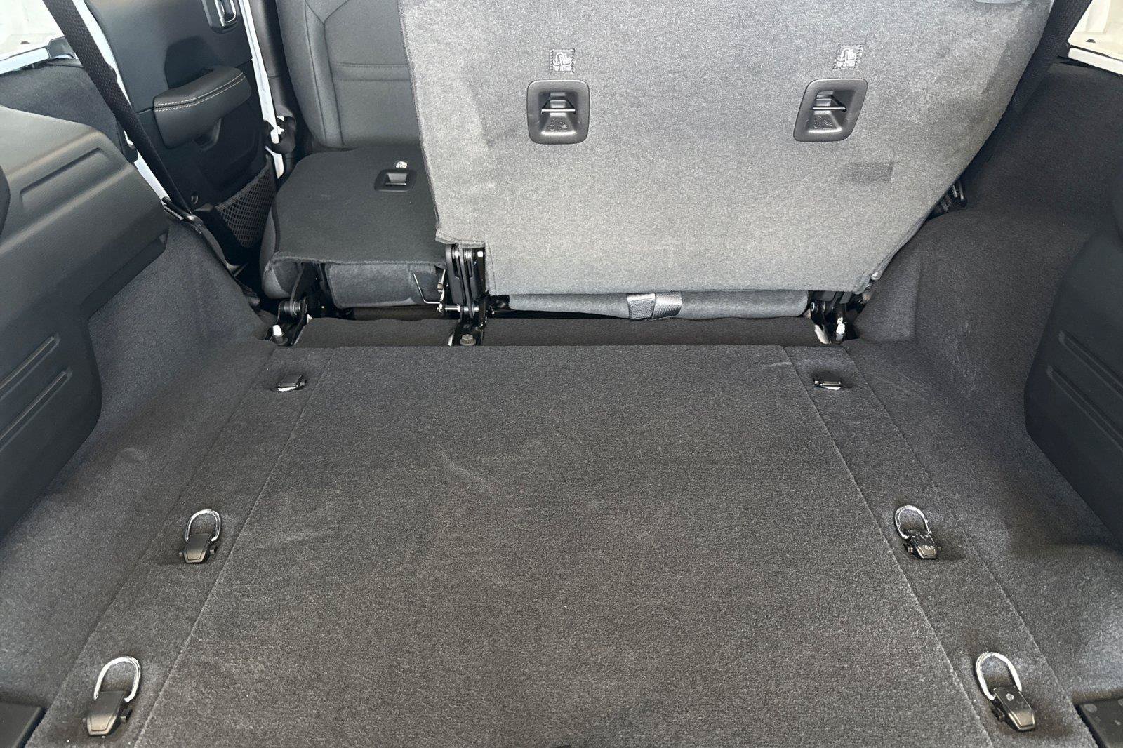 New 2026 Jeep Wrangler Unlimited Sahara AWD/4WD image 15