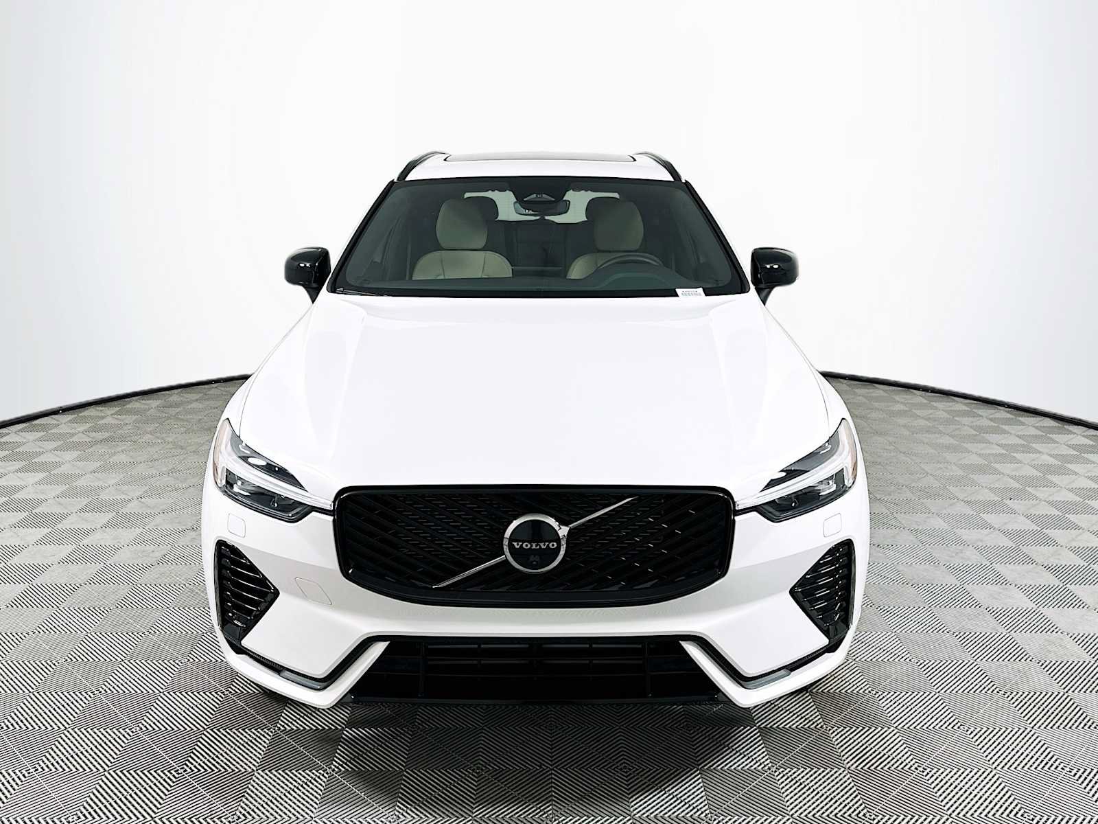 New 2026 Volvo XC60 T8 Plus w/ Climate Package PRO AWD/4WD image 2