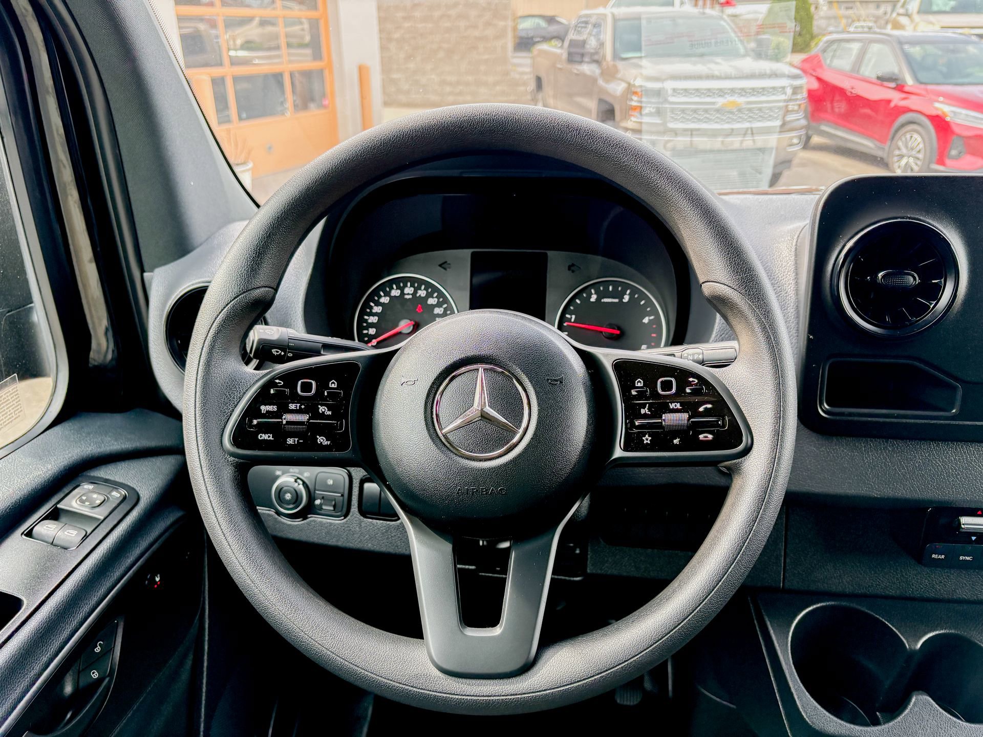Used 2024 Mercedes-Benz Sprinter 2500 image 31