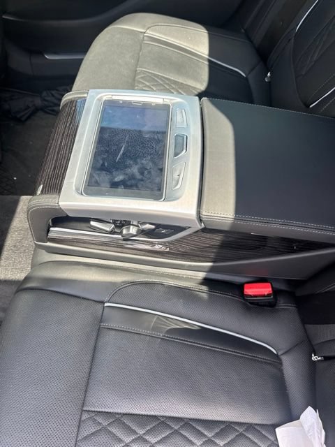 Used 2019 BMW 750i xDrive w/ Luxury Rear Seating Package AWD/4WD image 8