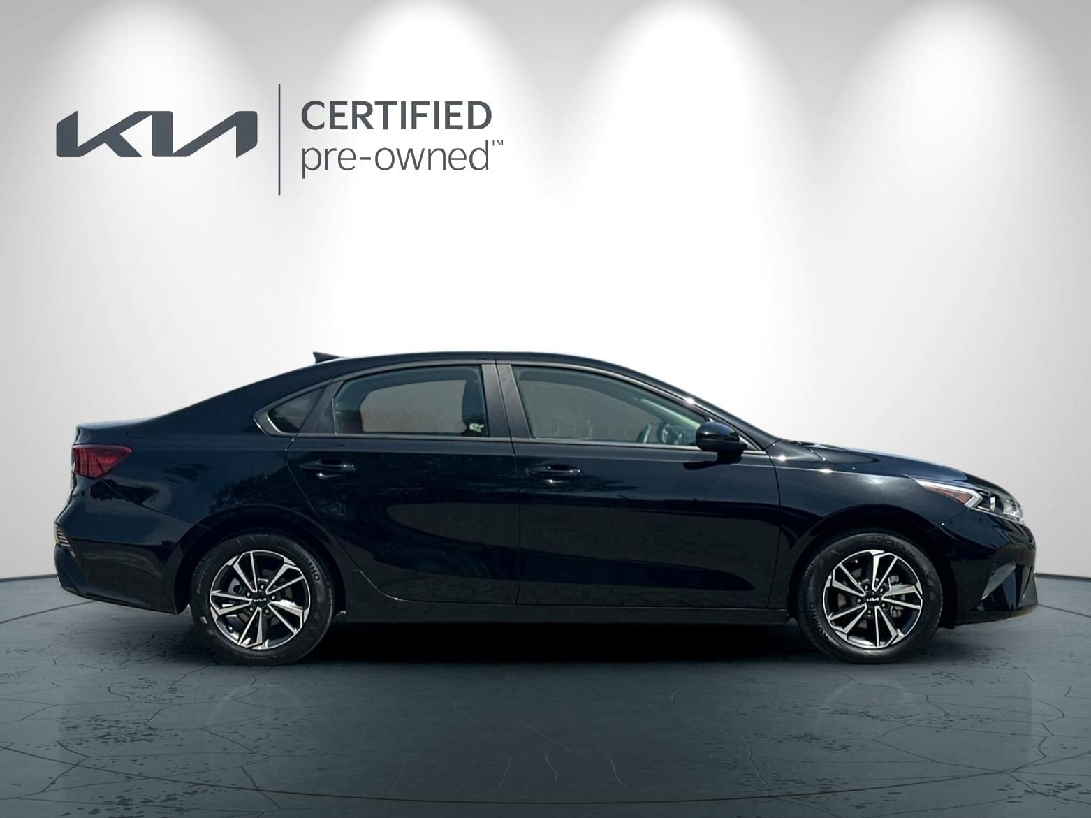 Certified 2024 Kia Forte LXS FWD image 3