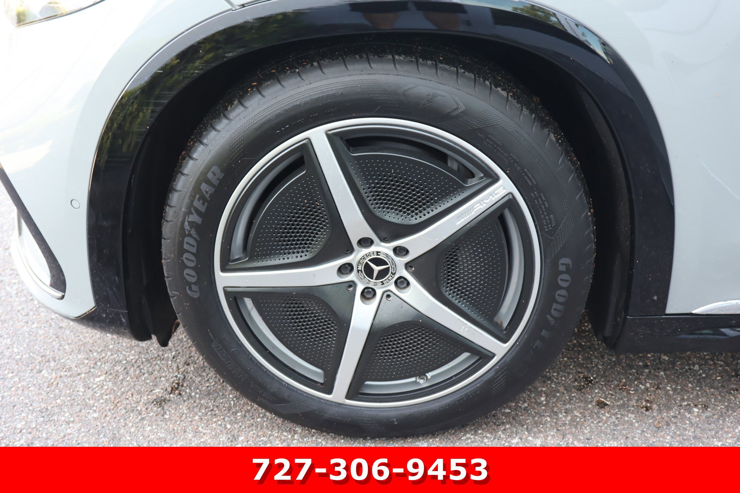 Used 2023 Mercedes-Benz EQS 580 4MATIC SUV image 14