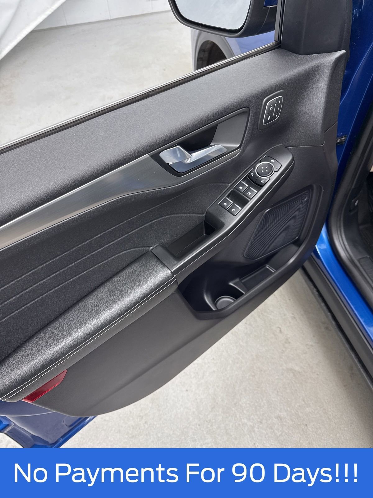 Certified 2022 Ford Escape Titanium w/ Class II Trailer Tow Package image 13