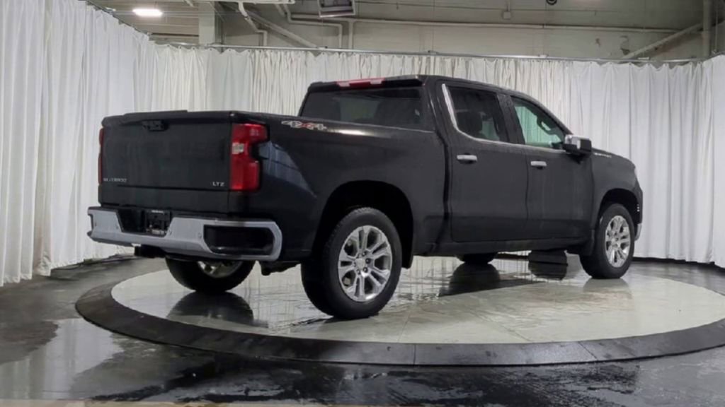 Used 2023 Chevrolet Silverado 1500 LTZ image 10