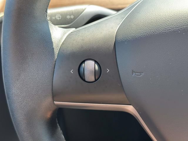 Used 2024 Tesla Model Y Long Range AWD/4WD image 24
