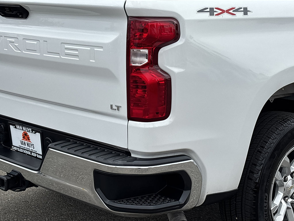 Used 2023 Chevrolet Silverado 1500 LT AWD/4WD image 5