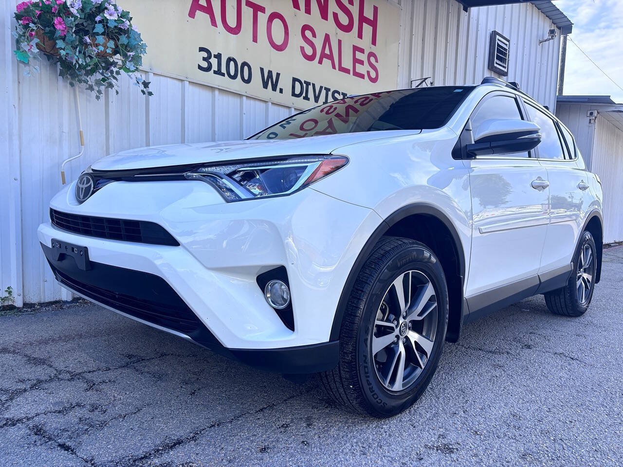 Used 2017 Toyota RAV4 XLE w/ Plus Special Value Package FWD image 5