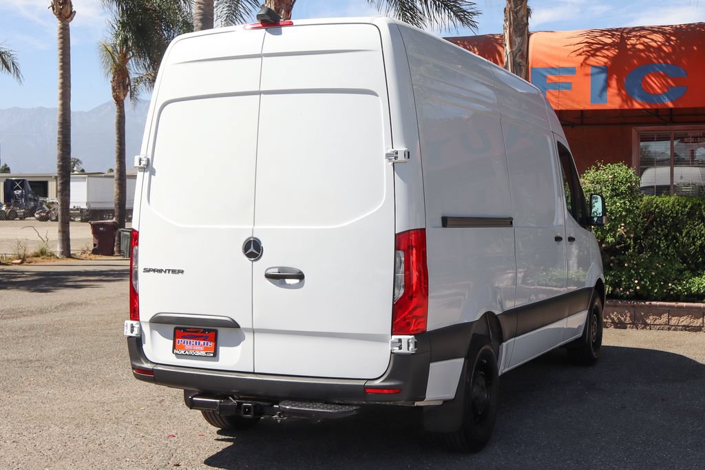 Used 2025 Mercedes-Benz Sprinter 2500 image 9