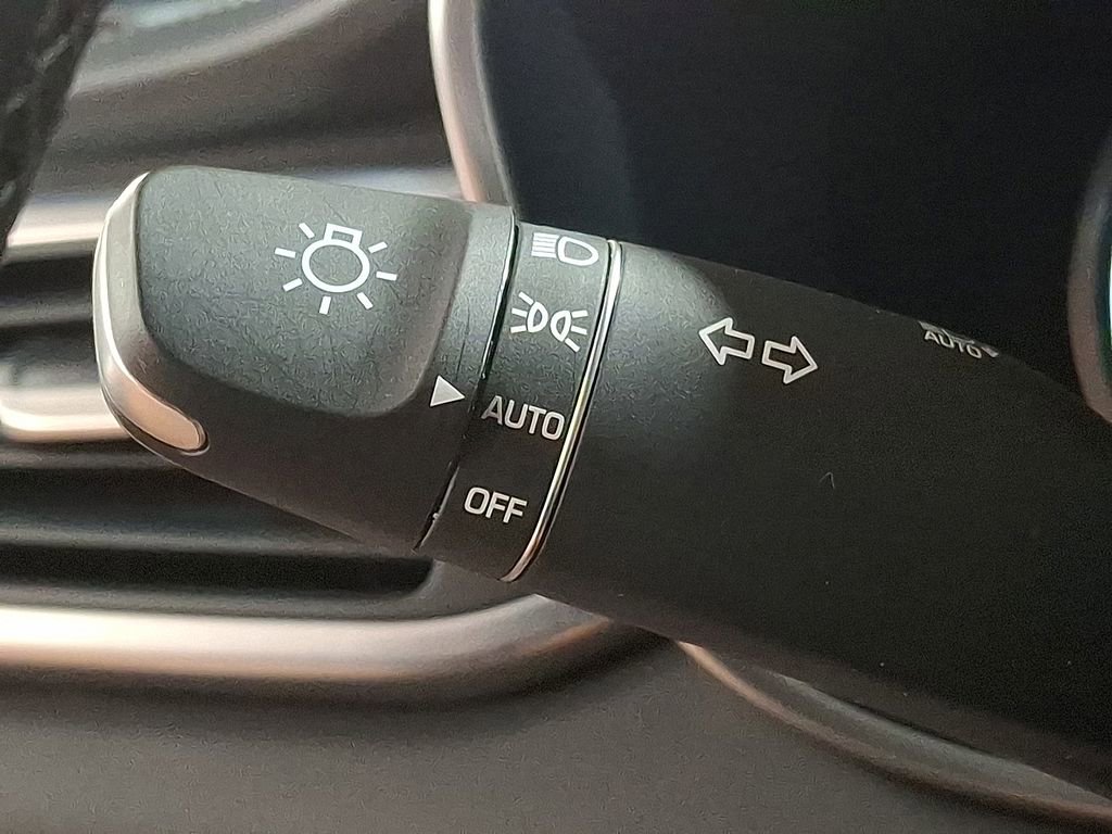 Used 2023 Genesis G70 3.3T image 23