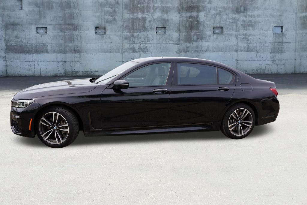 Used 2020 BMW 750i xDrive w/ Executive Package AWD/4WD image 4