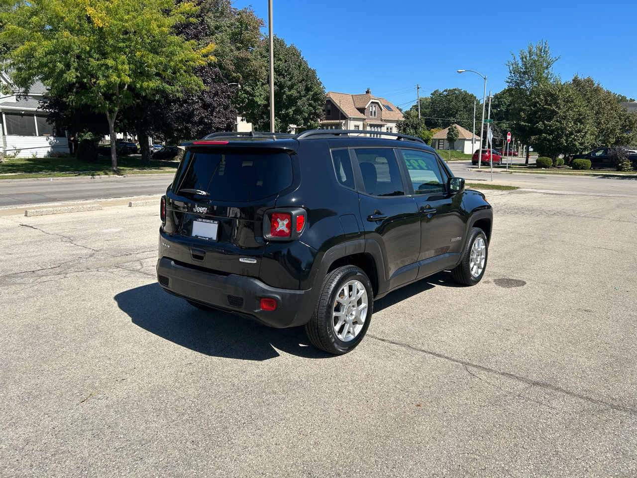 Used 2020 Jeep Renegade Latitude w/ Cold Weather Group image 6