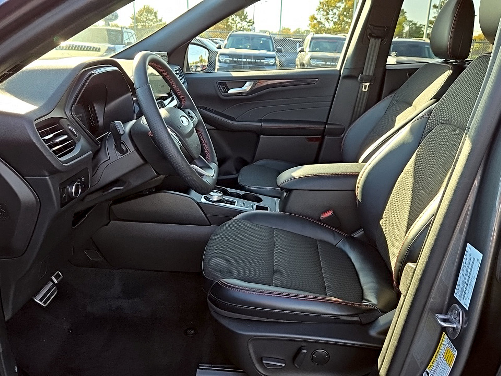 Used 2023 Ford Escape ST-Line w/ Tech Pack #1 AWD/4WD image 11