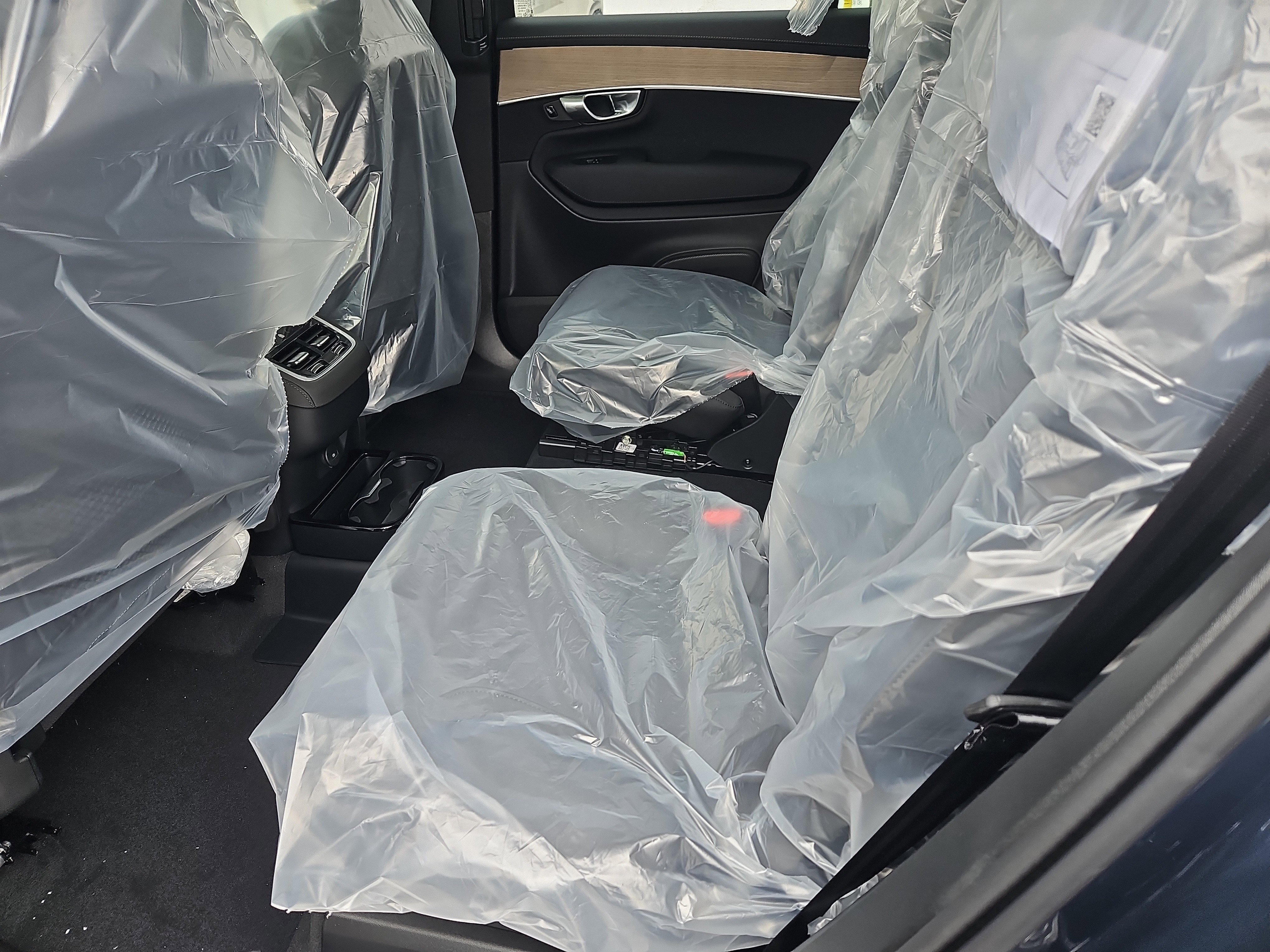 New 2026 Volvo XC90 B6 Plus w/ Protection Package Premier image 22