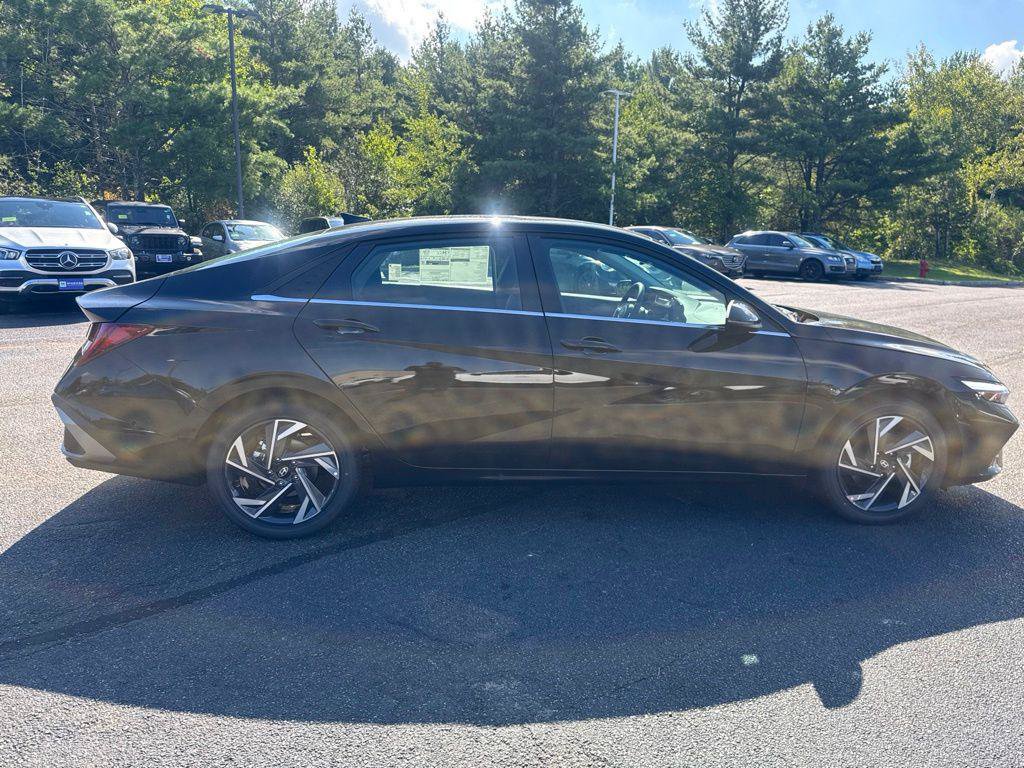 New 2026 Hyundai Elantra Limited FWD image 6