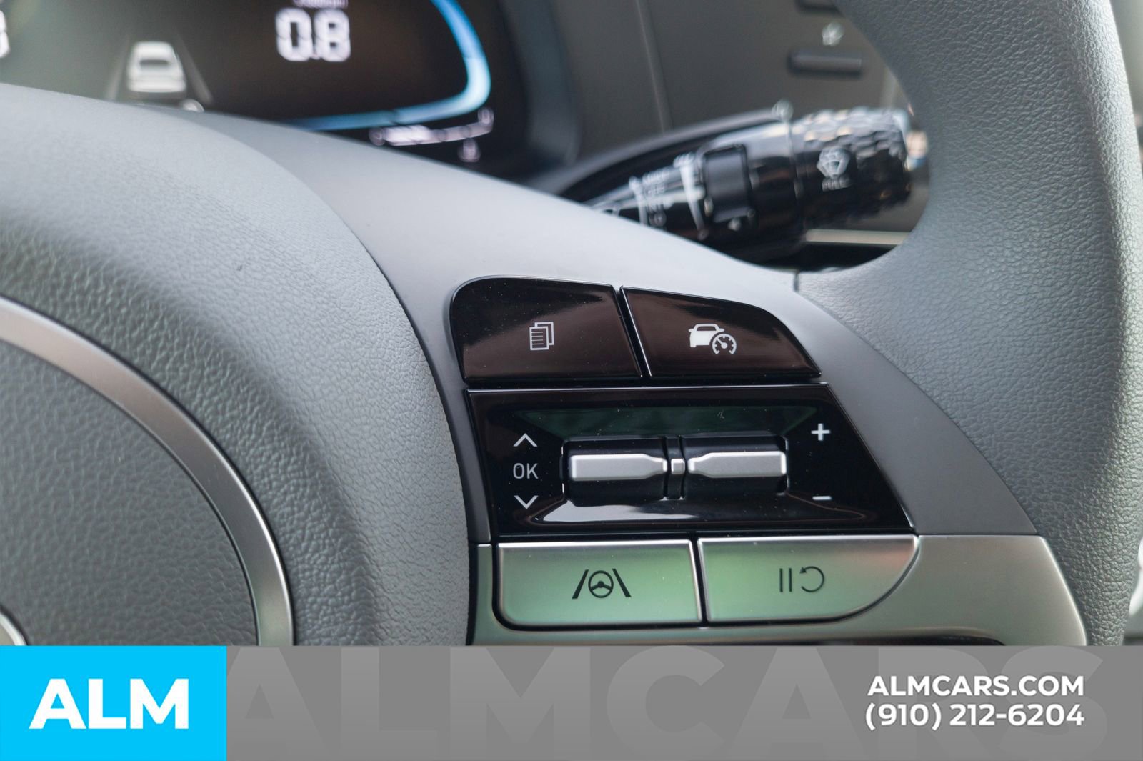 Used 2025 Hyundai Elantra SE image 29