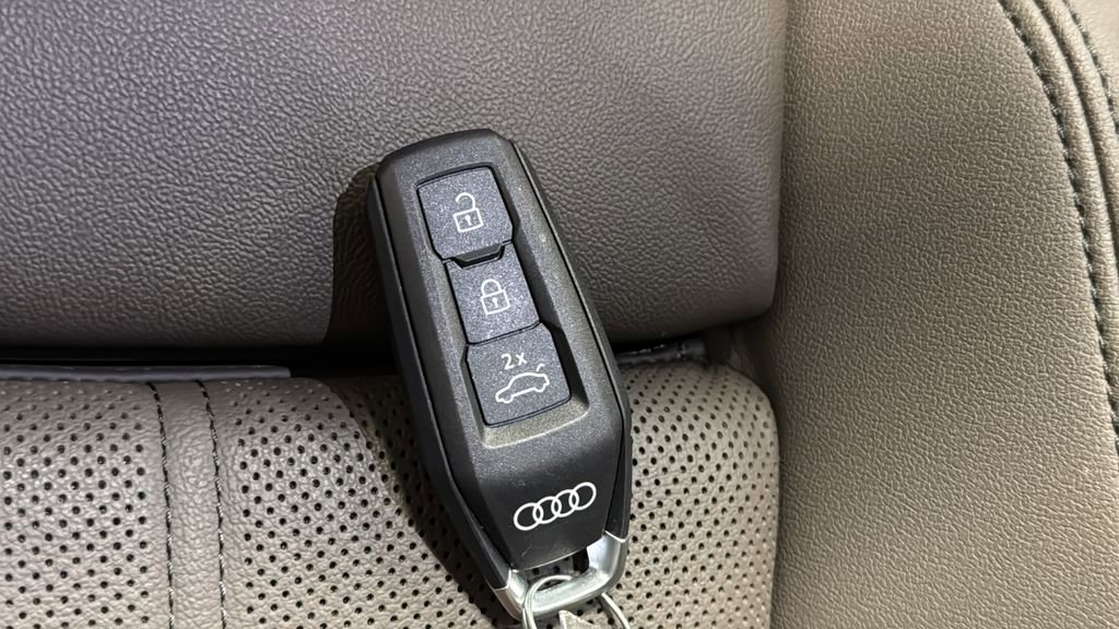 Used 2025 Audi Q5 Premium Plus w/ Premium Plus AWD/4WD image 21