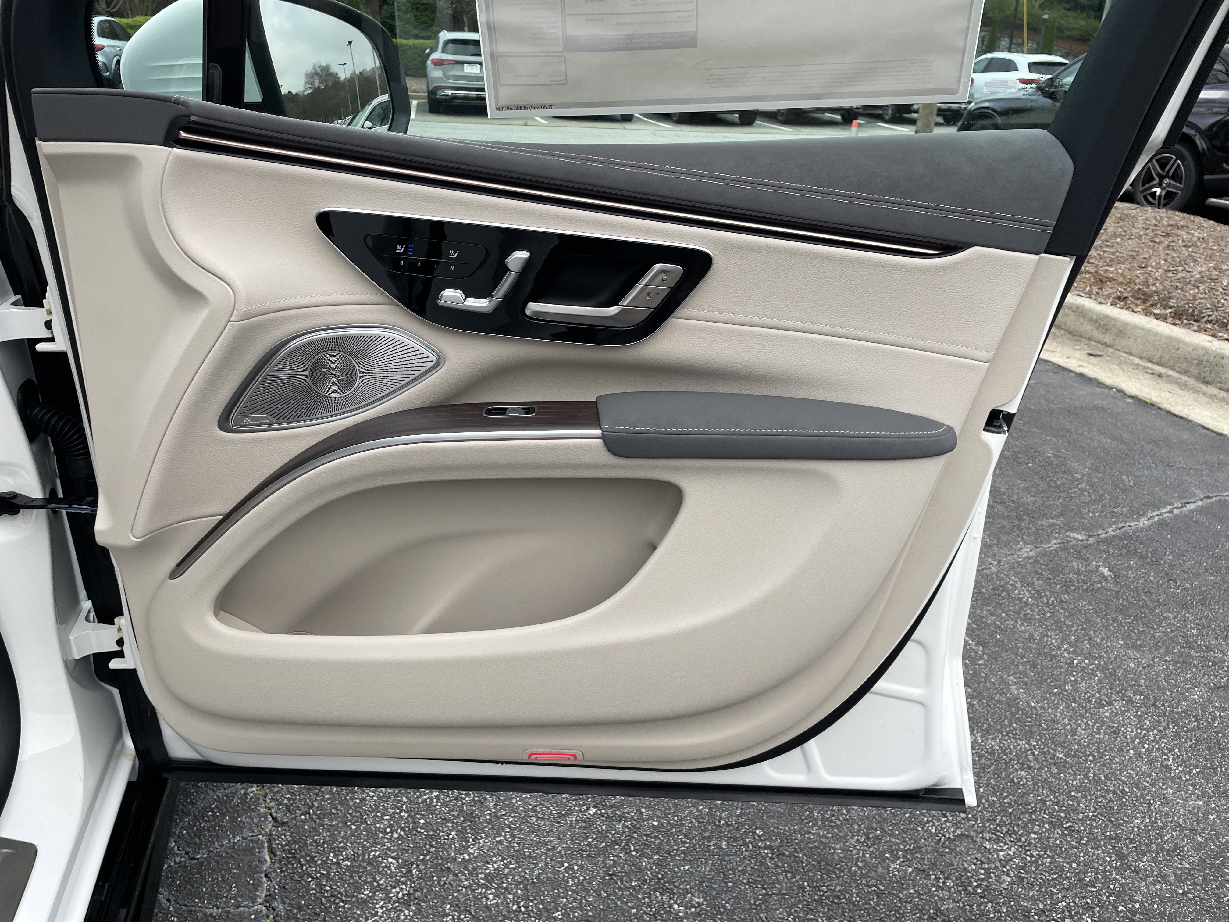 New 2026 Mercedes-Benz EQS 400 4MATIC SUV image 46