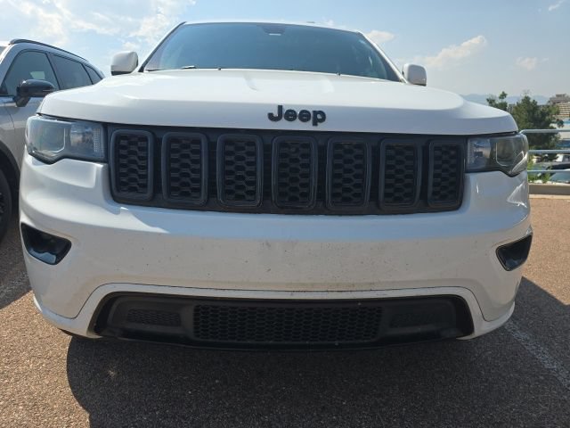 Used 2018 Jeep Grand Cherokee Altitude AWD/4WD image 2