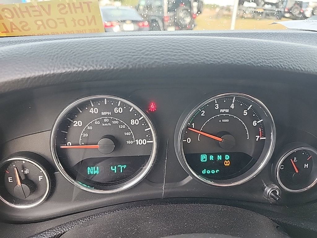 Used 2013 Jeep Wrangler Unlimited Sport image 14