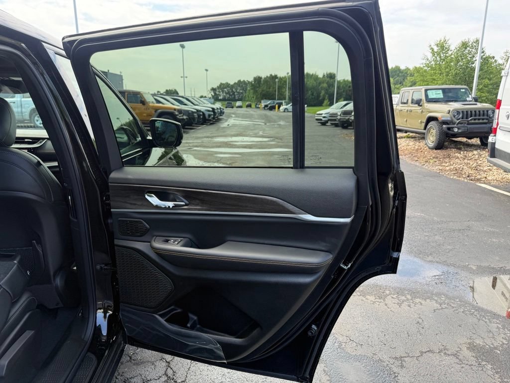New 2026 Jeep Grand Cherokee L Limited AWD/4WD image 53