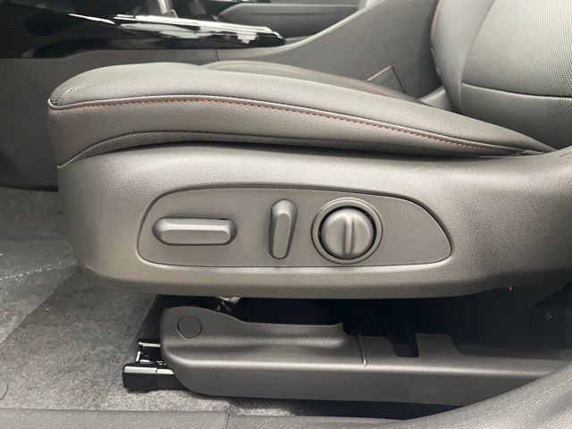 New 2026 Chevrolet Trax RS w/ Sunroof Package image 10