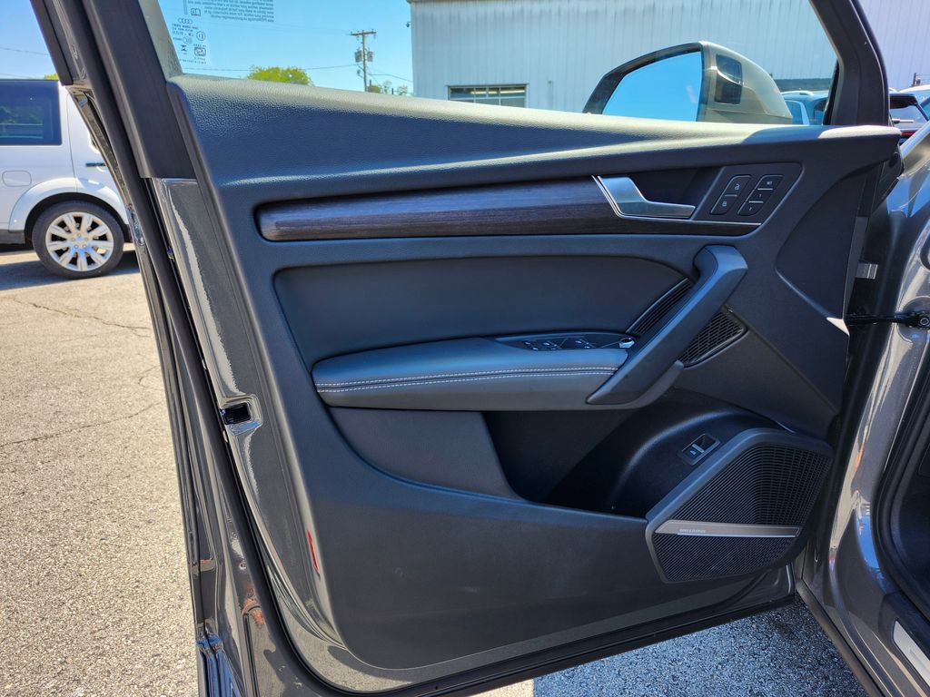 Certified 2025 Audi Q5 2.0T Premium Plus w/ Premium Plus Package image 10