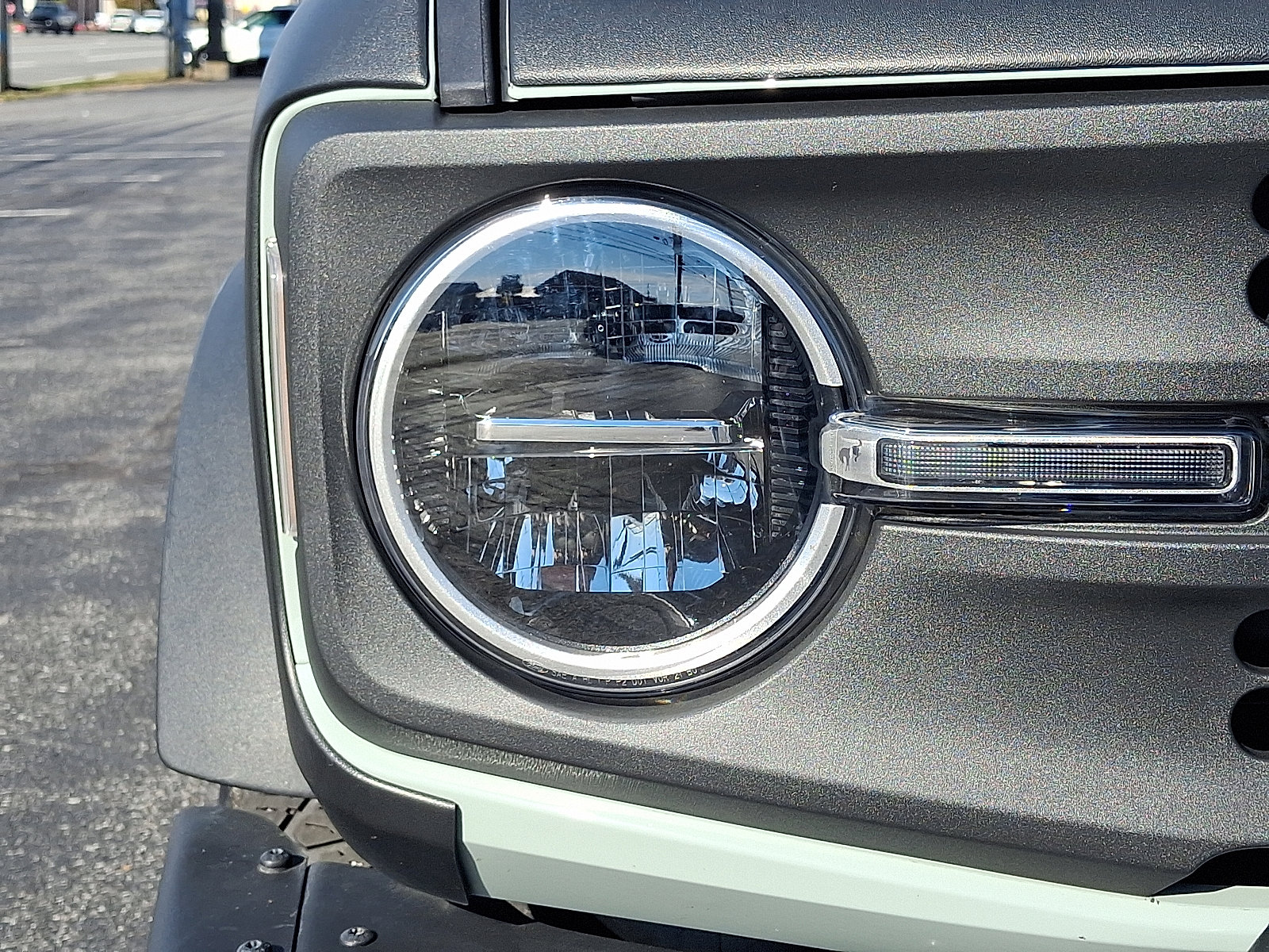 Used 2022 Ford Bronco Black Diamond image 10