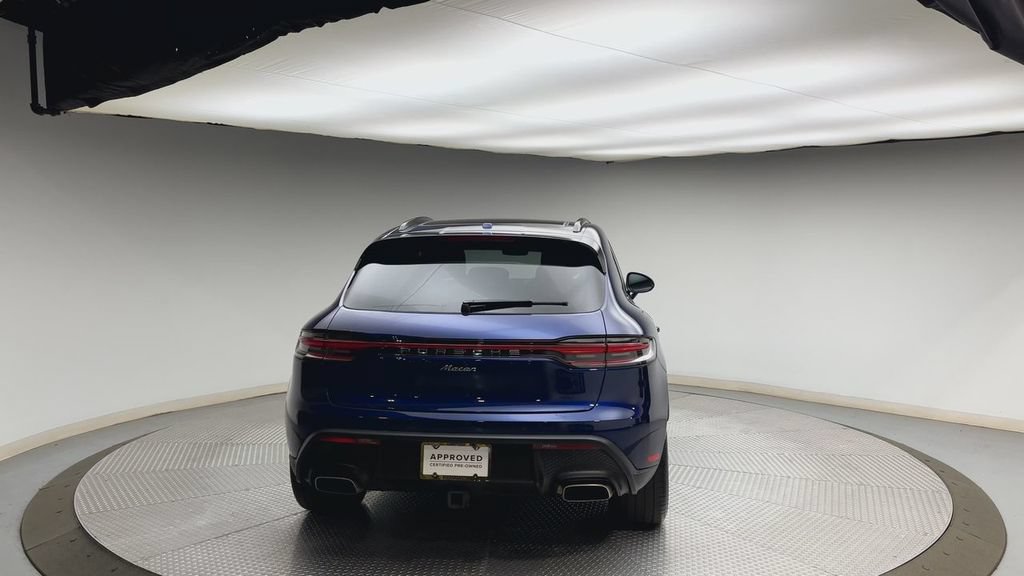 Used 2022 Porsche Macan AWD/4WD image 3