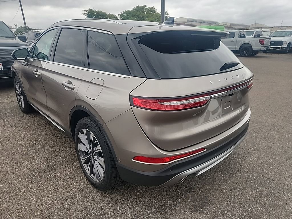 Used 2020 Lincoln Corsair Reserve FWD image 11