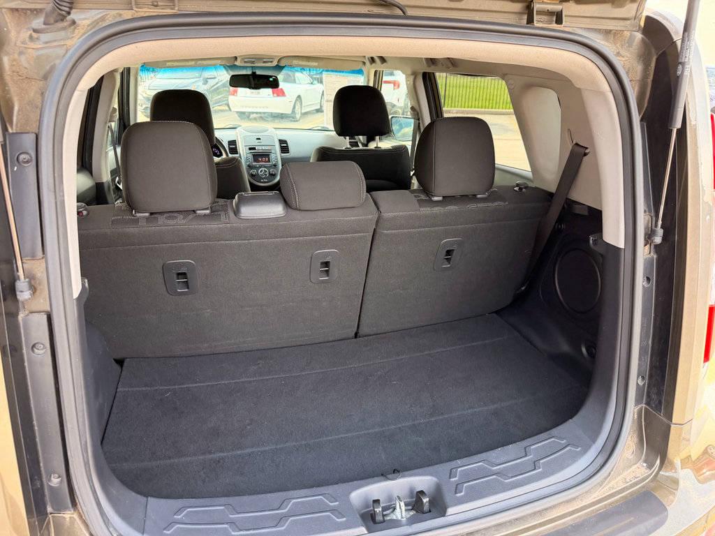 Used 2012 Kia Soul + w/ Audio Pkg FWD image 32