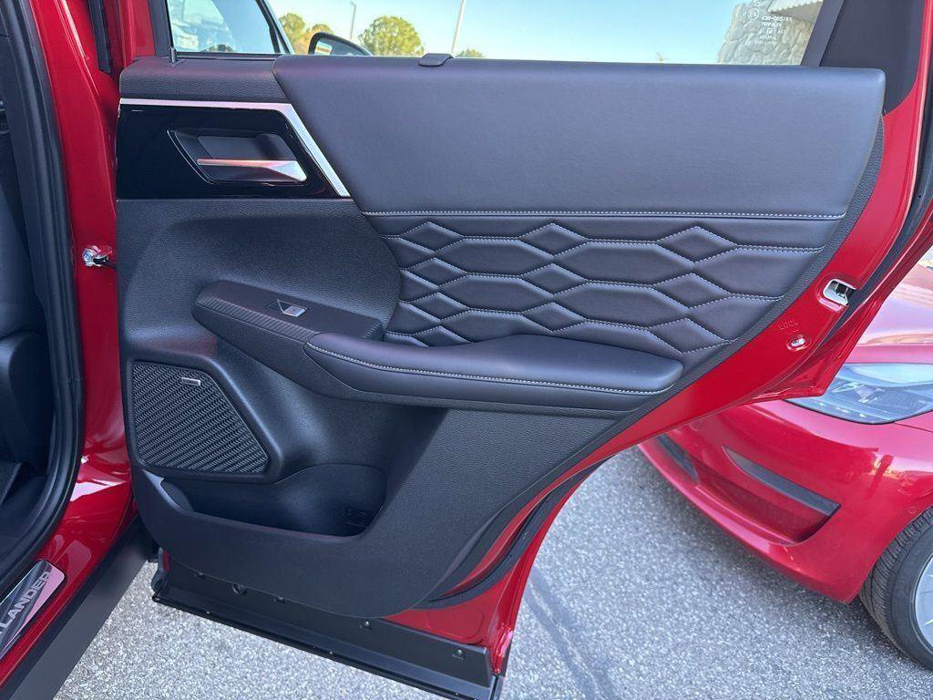 New 2026 Mitsubishi Outlander SEL FWD image 31