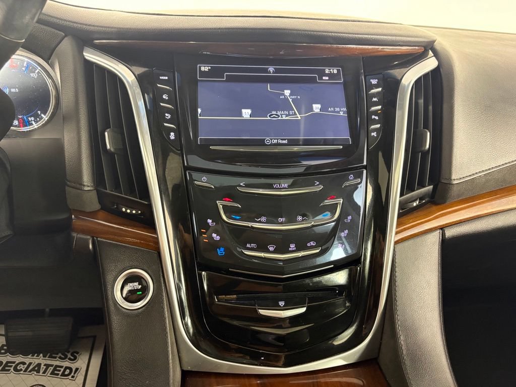 Used 2019 Cadillac Escalade Luxury AWD/4WD image 26