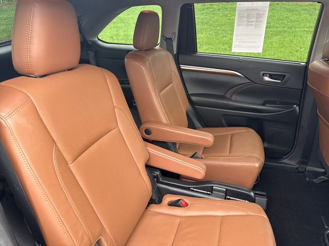 Used 2018 Toyota Highlander Limited image 14