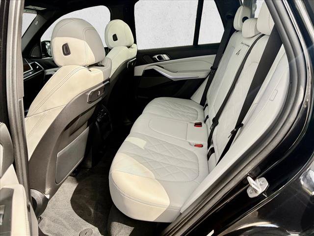 Used 2024 BMW X5 xDrive40i w/ M Sport Package AWD/4WD image 13